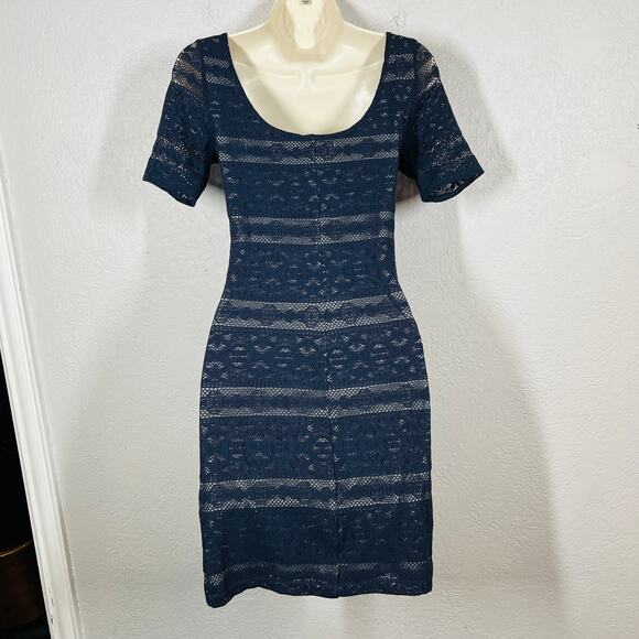 NEW! Abercrombie & Fitch Lace Print Bodycon Dress Short Sleeve Scoop Neck - S - Picture 3 of 5